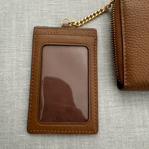 Tory Burch Continental Wallet with ID case - Picture 4 of 9